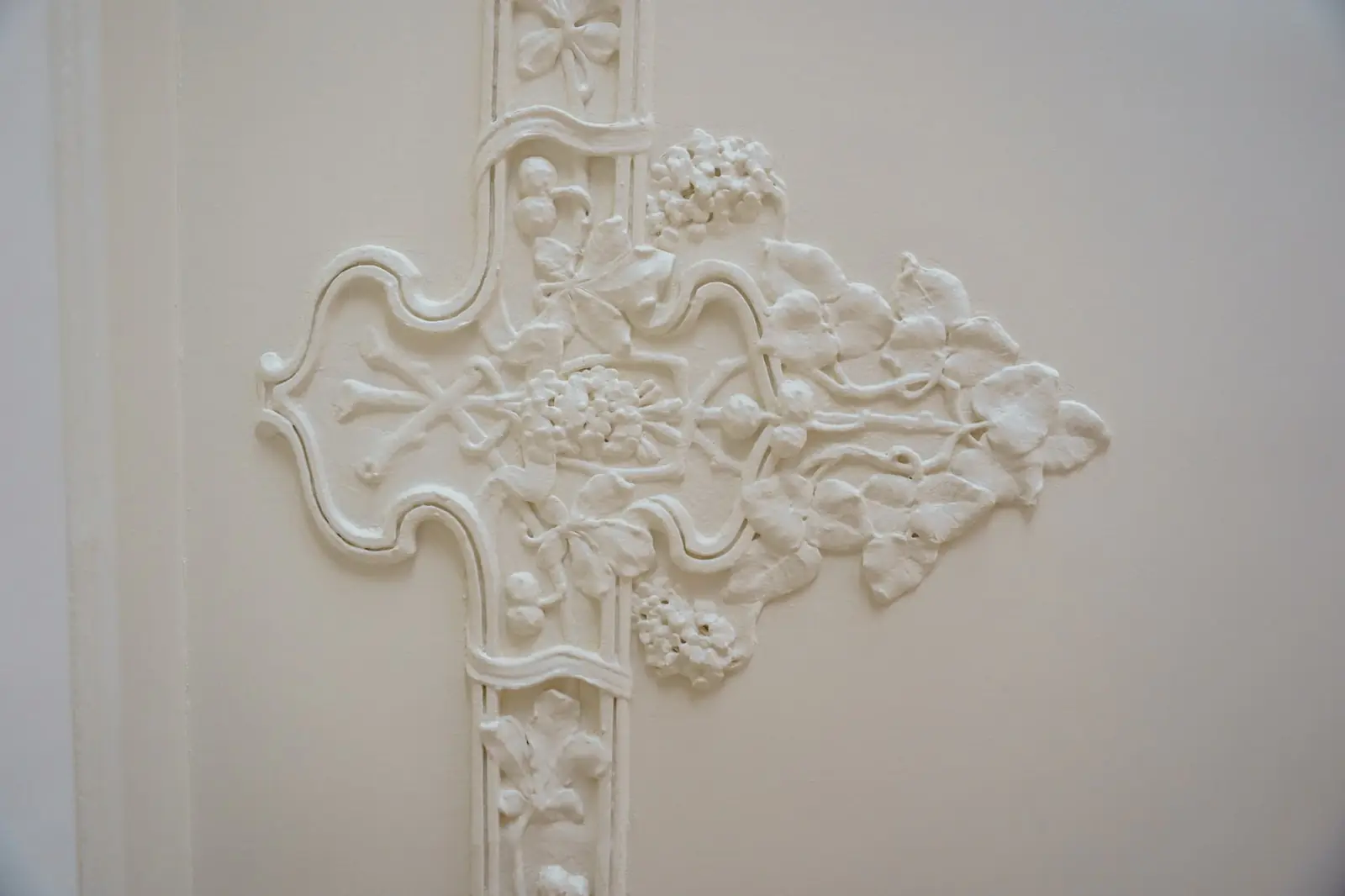 Détail de stuc d'origine au plafond